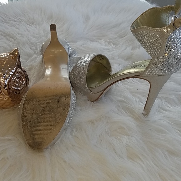 Heals - Picture 4 of 4